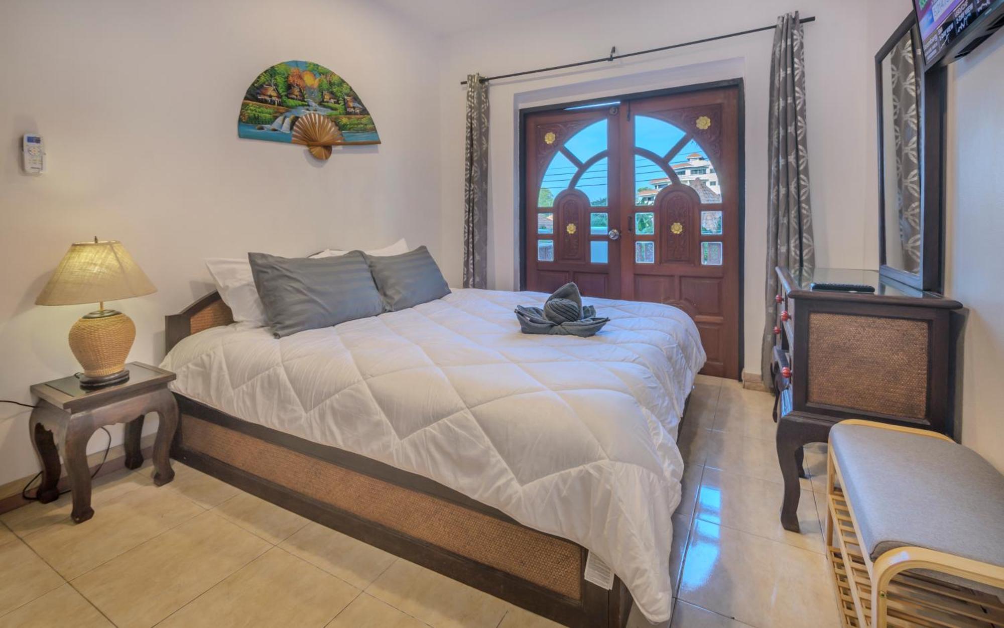 Villa M Near Walking Street Electricity Included Pattaya