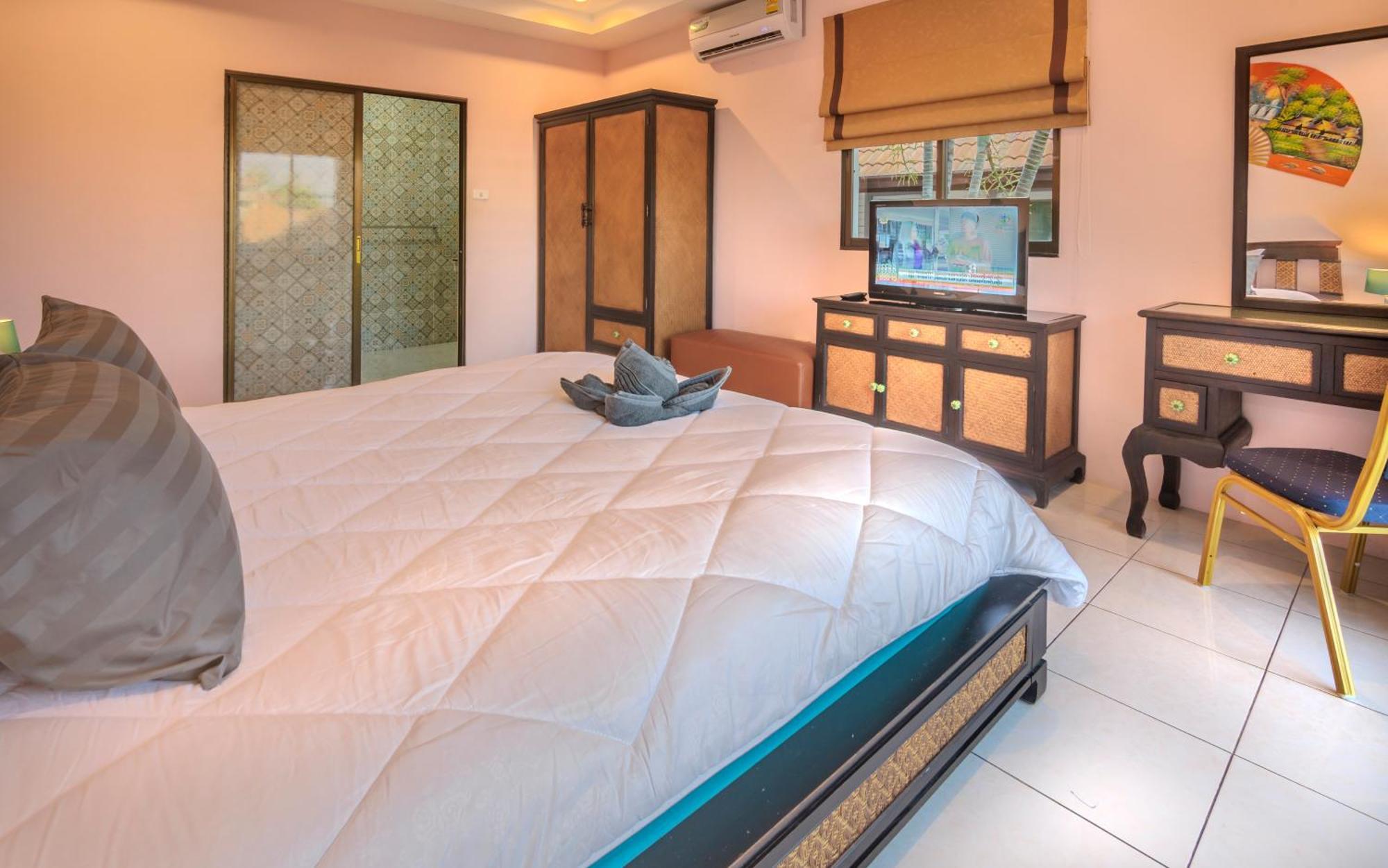 M Near Walking Street Electricity Included Villa *