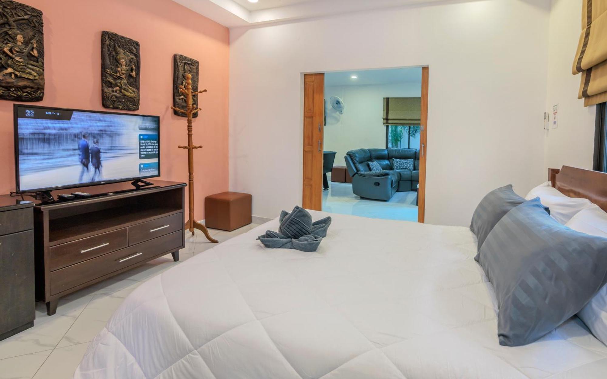 Villa M Near Walking Street Electricity Included Pattaya
