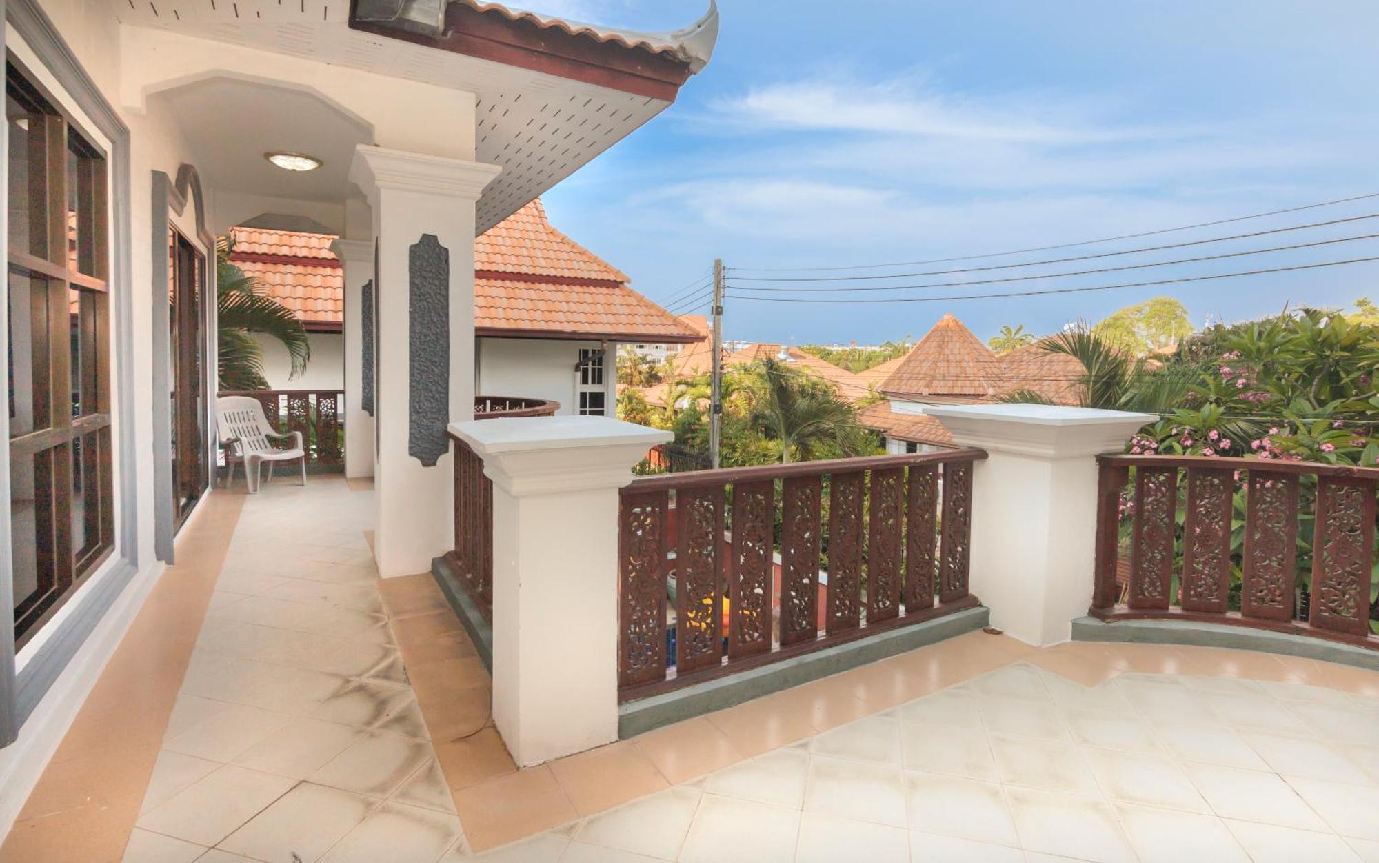 Villa M Near Walking Street Electricity Included Pattaya