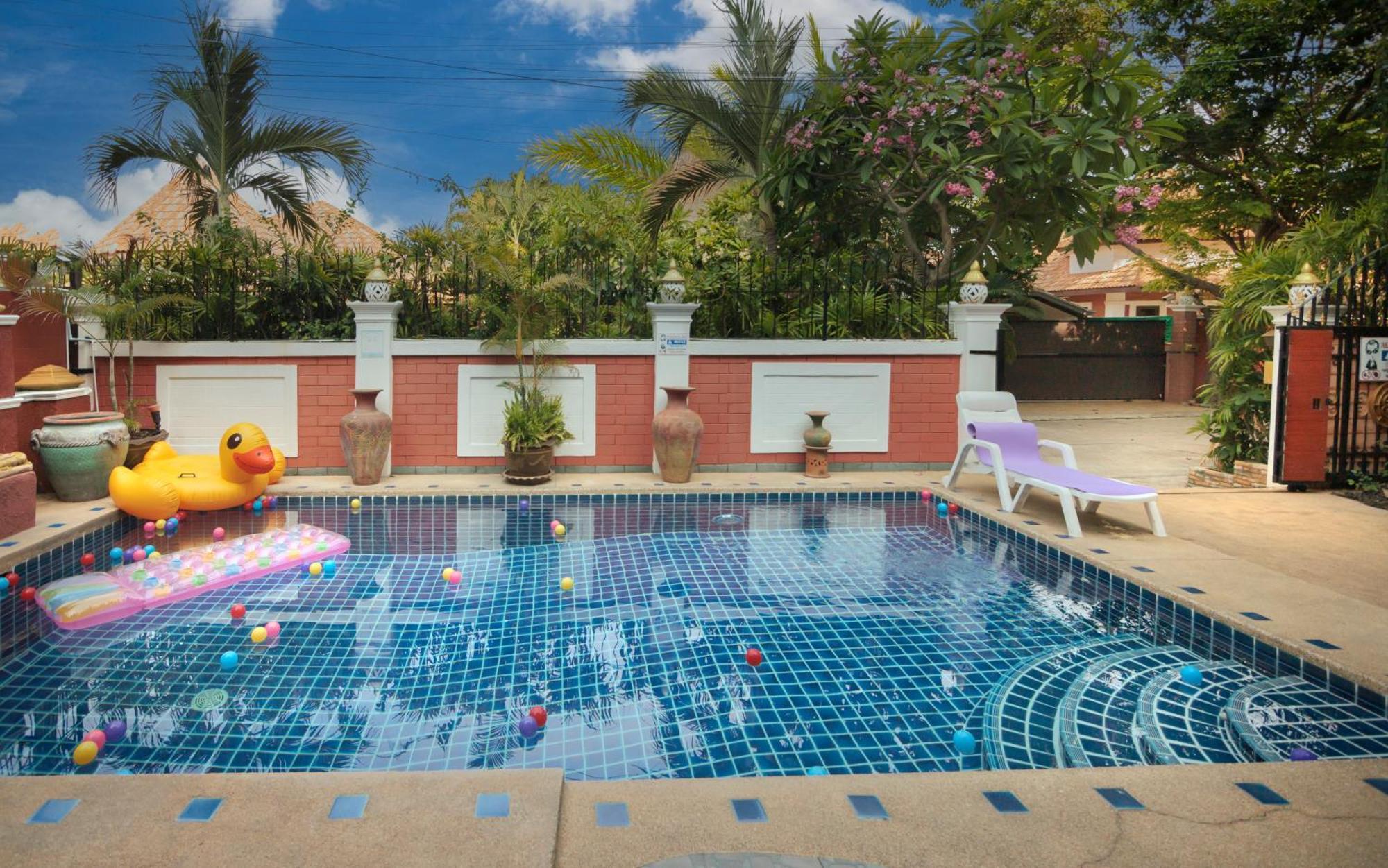 M Near Walking Street Electricity Included * Pattaya