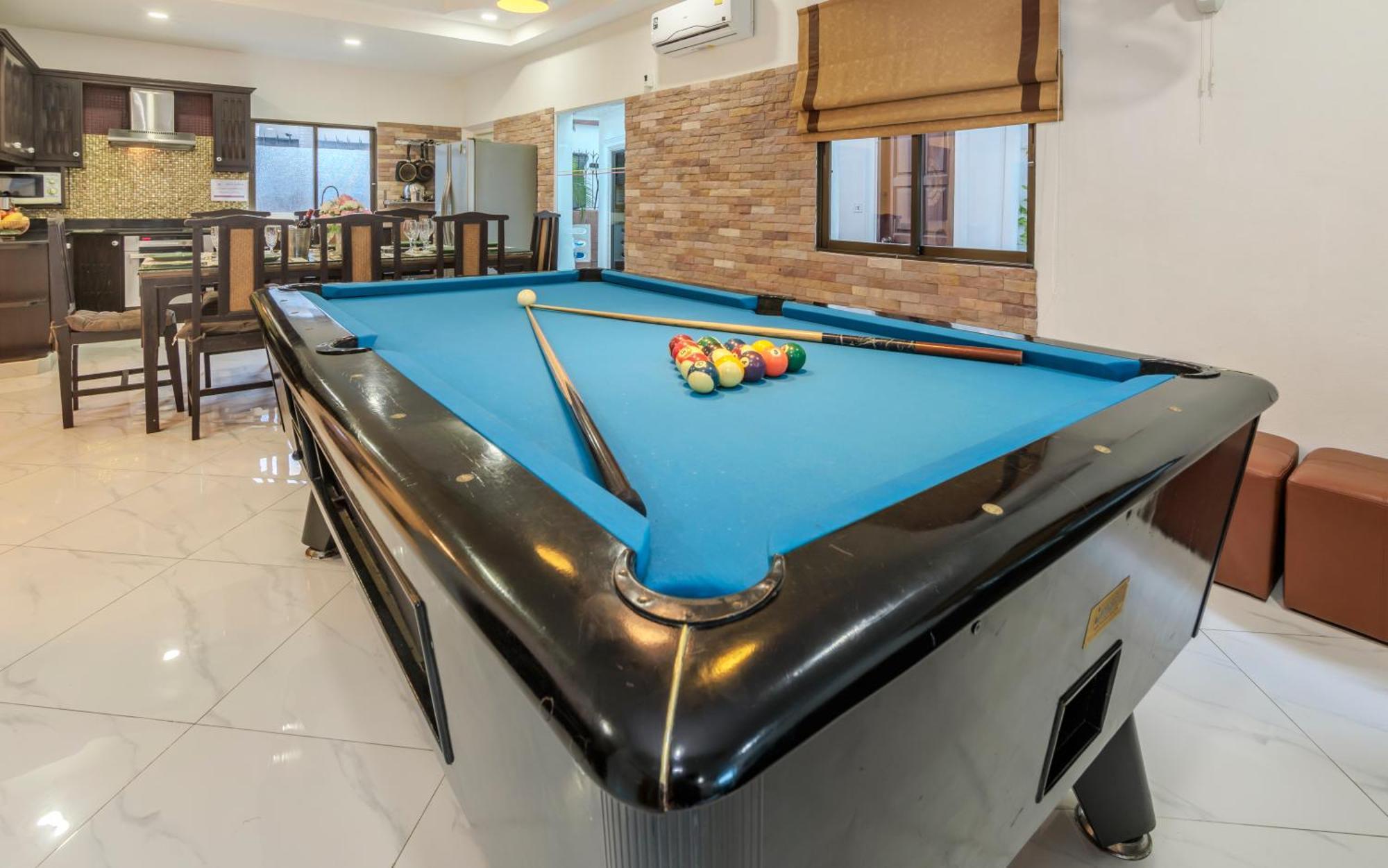 M Near Walking Street Electricity Included * Pattaya